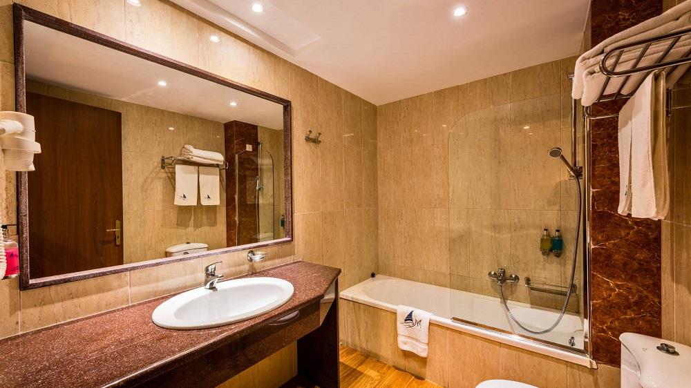 bathroom Executive Room