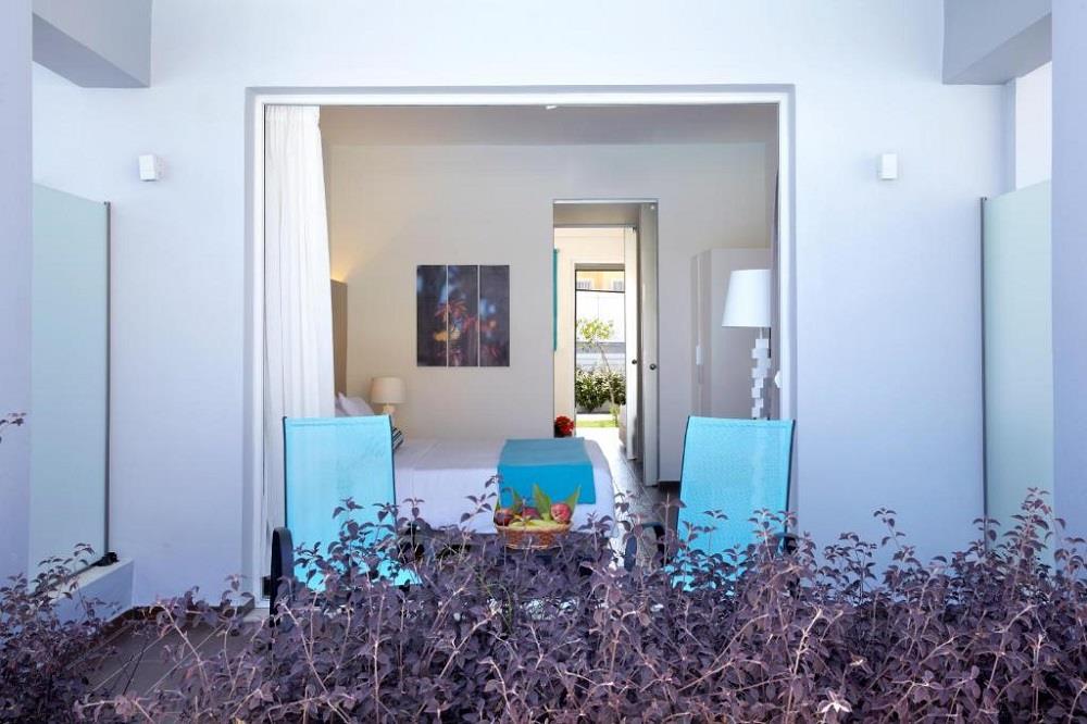 family room pool view