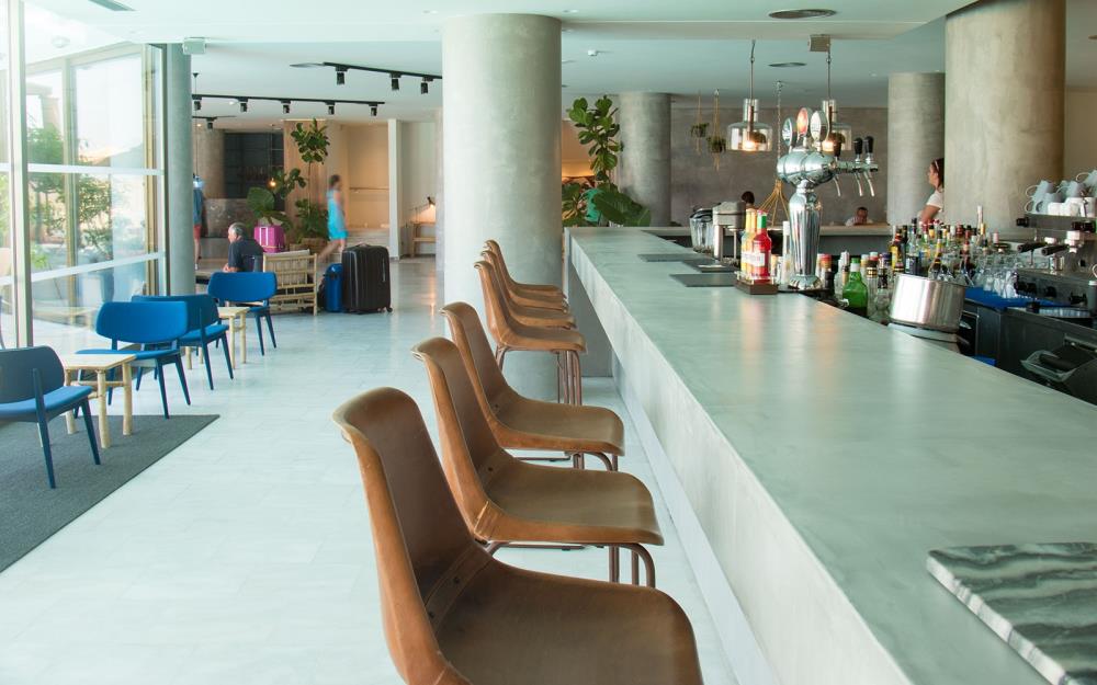 bs-new-bar-01-1-1600x1000