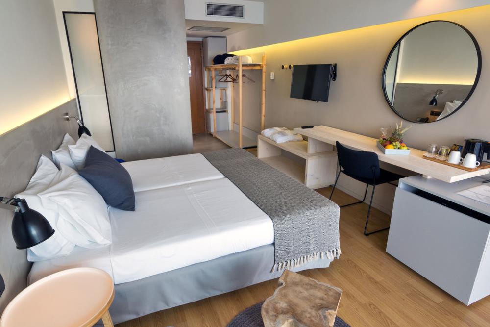 deluxe-room-img-03-1600x1067