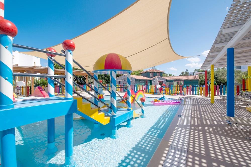 alexander_beach_mini_club