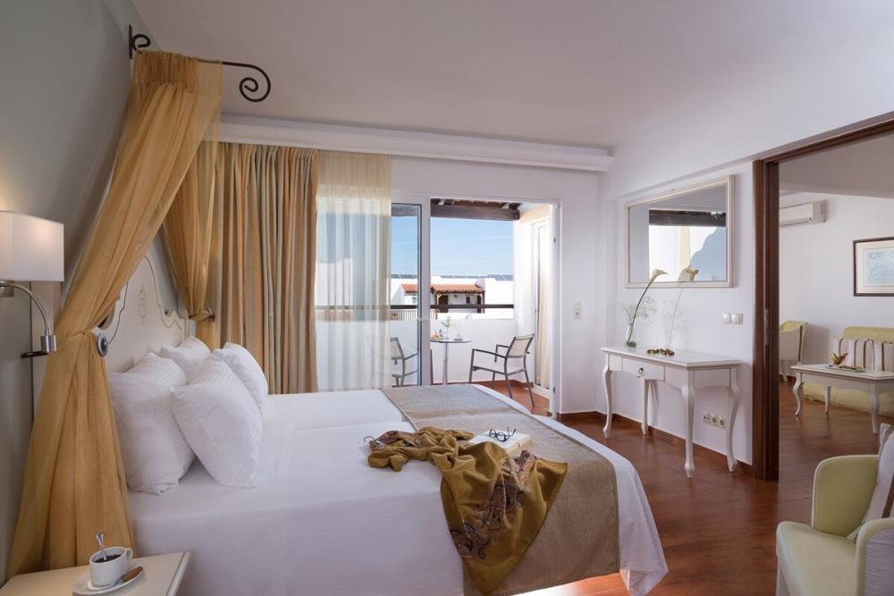 alexander_beach_suite-garden-view