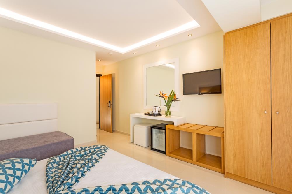 Family room with Connecting door and Garden or Poo