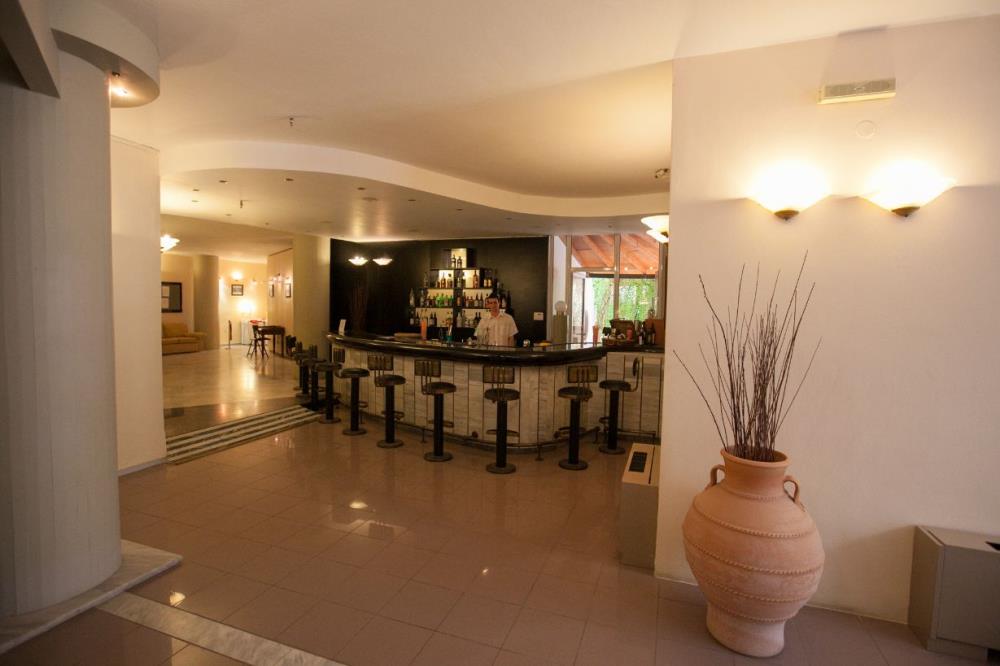 Lobby Bar