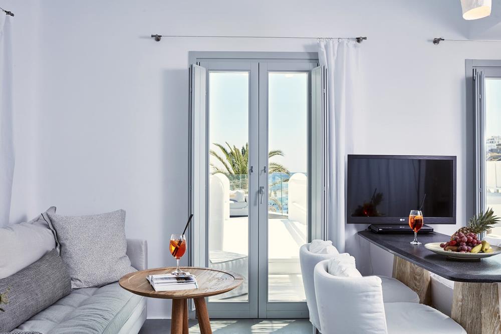 ammos suite -sview-dining-table 