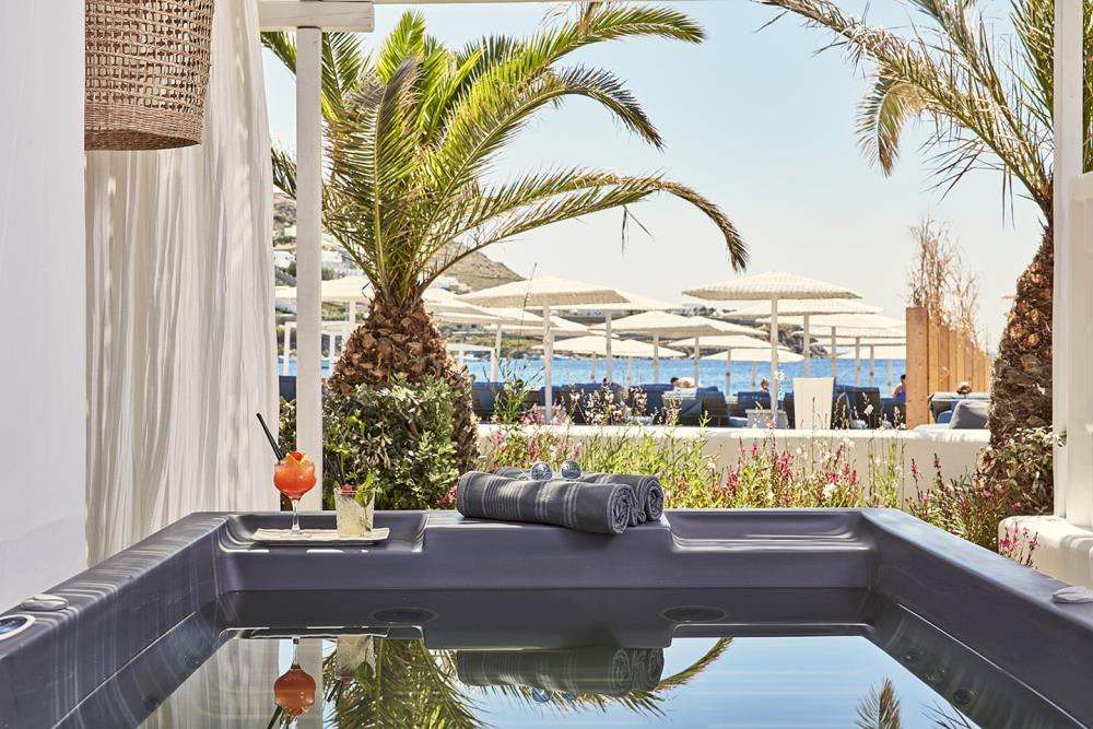 CENTRAL-ammos-sf-jacuzzi-2 suite 