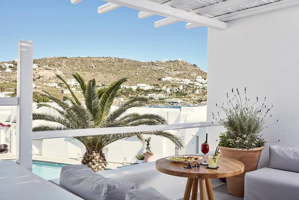 suite-side-sview-balcony-1honeymoon