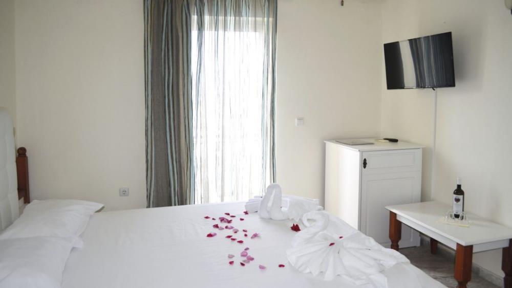 Annexe Double Room with Balcony and Promo Offer