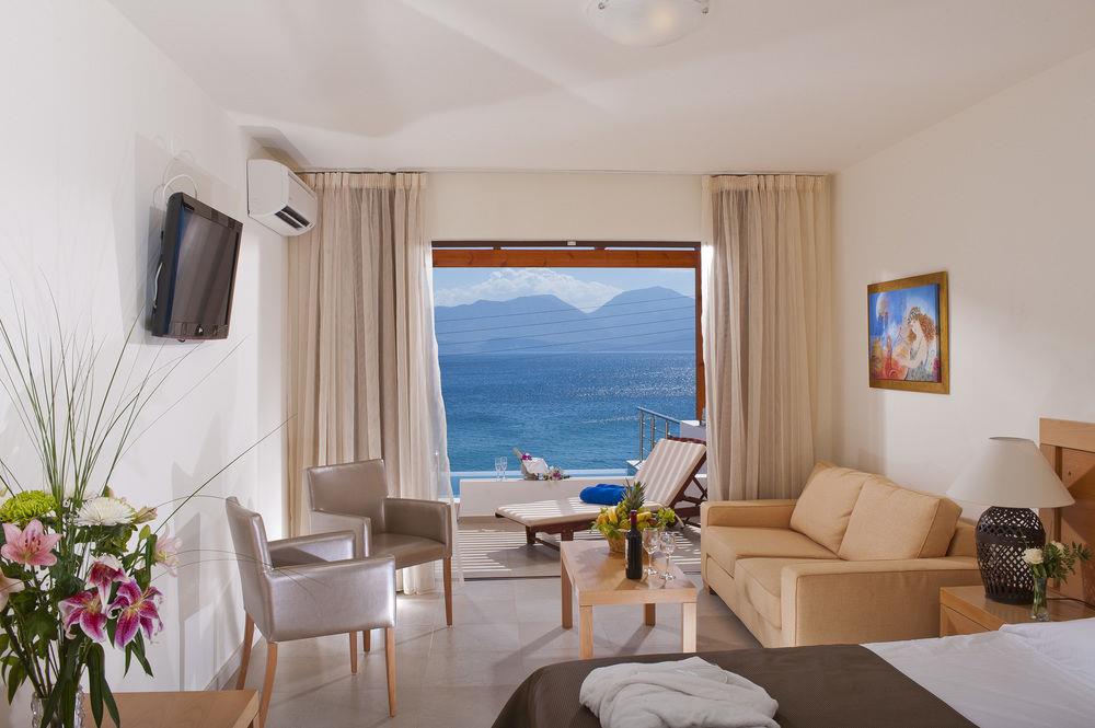 Superior Room, Pool Access, Sea View