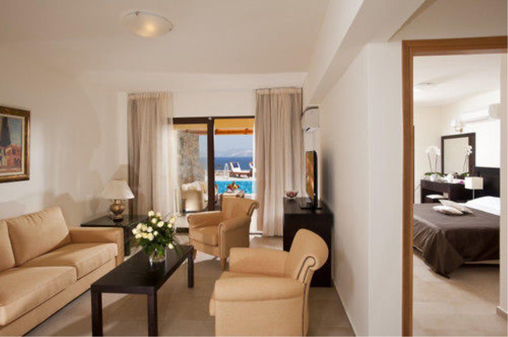 Suite, 1 Bedroom, Pool Access, Sea View