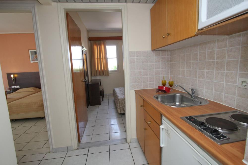 2 Bedrooms Family Room (2)