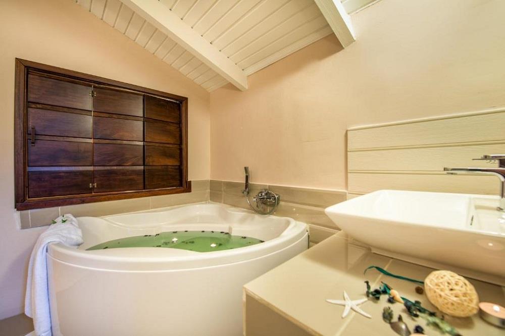 bathroom - honeymoon superior room