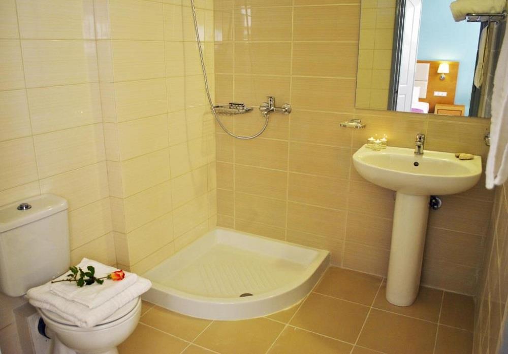 bathroom - family room