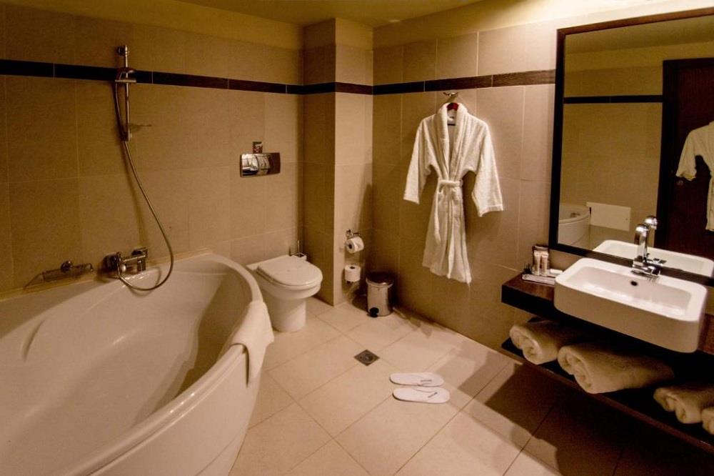 Junior Suite Bathroom