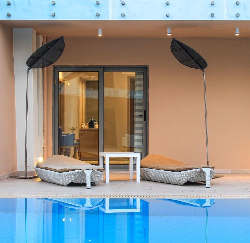 room-pool-1a