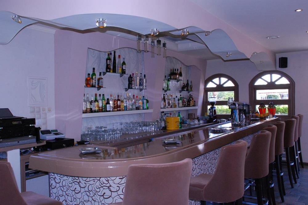 bar