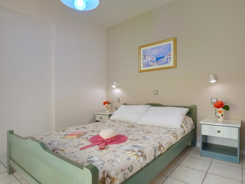 family_room-1_bedroom