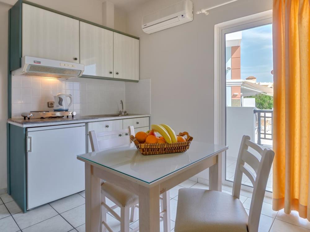 studio_and_-family_room-1_bedroom