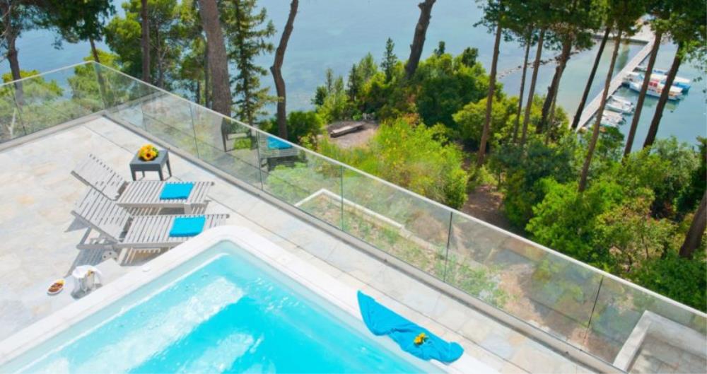 Deluxe Bungalow Sea-Mouse Island View with Private