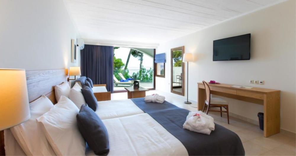 Deluxe Bungalow Sea-Mouse Island View with Private