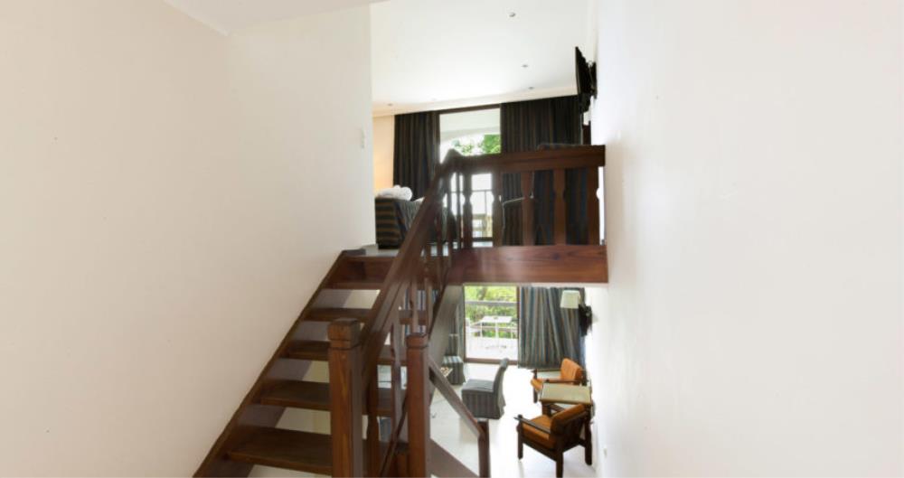 Family Bungalow Garden View2