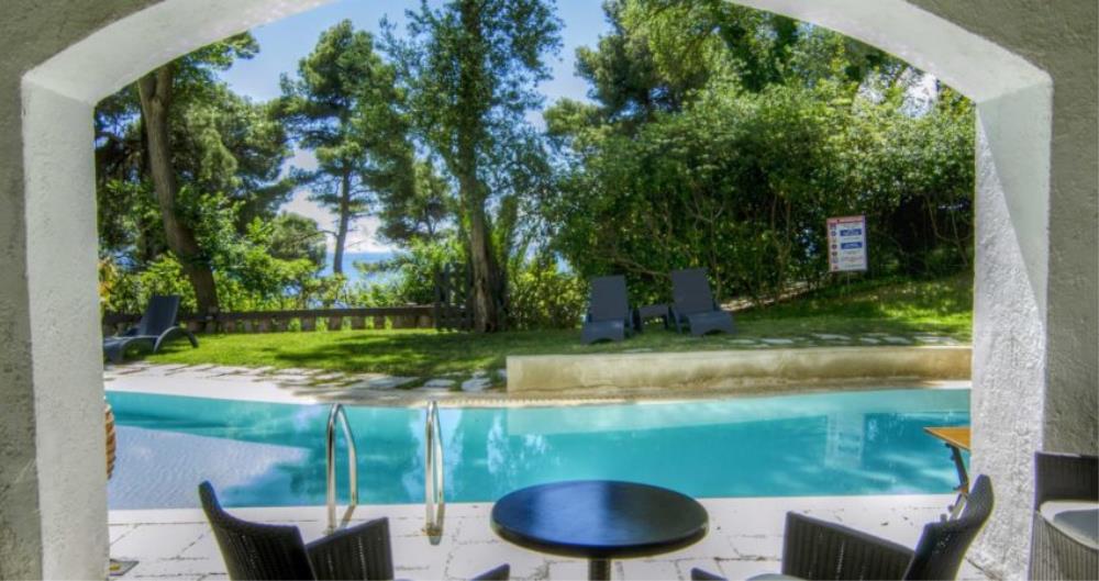 Ionian Blue Suite with Sharing Pool4