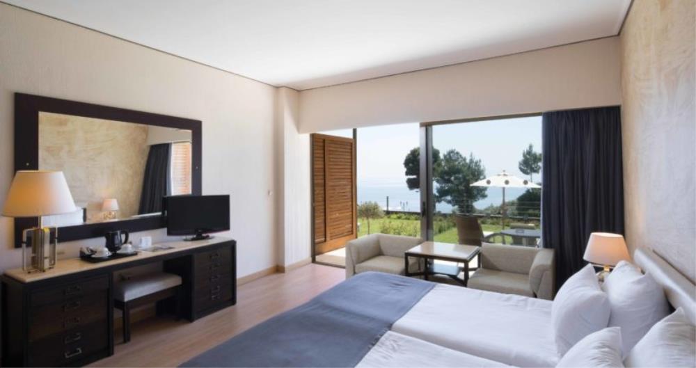 One Bedroom Suite Sea View3