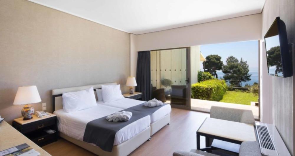 One Bedroom Suite Sea View6