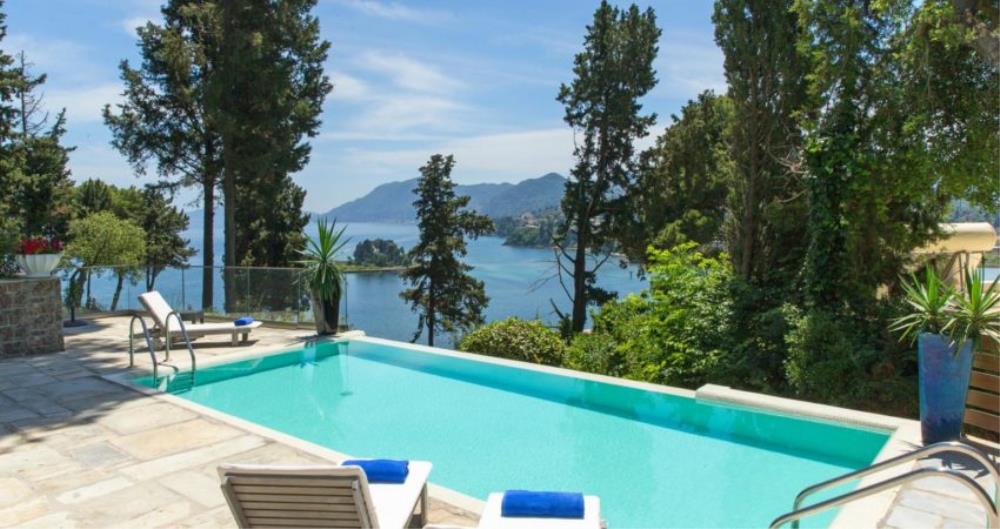 Superior Bungalow Sea View with Sharing Pool