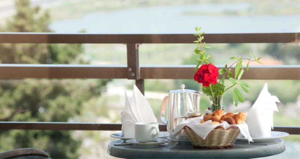 Twin Lake-Ancient Port View2