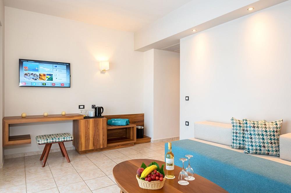 Family Junior Suite with Private Pool