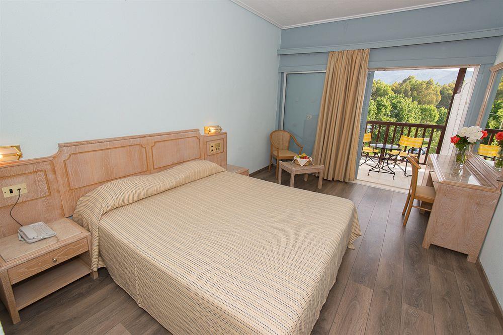 Standard Double Room Single Use, Garden View