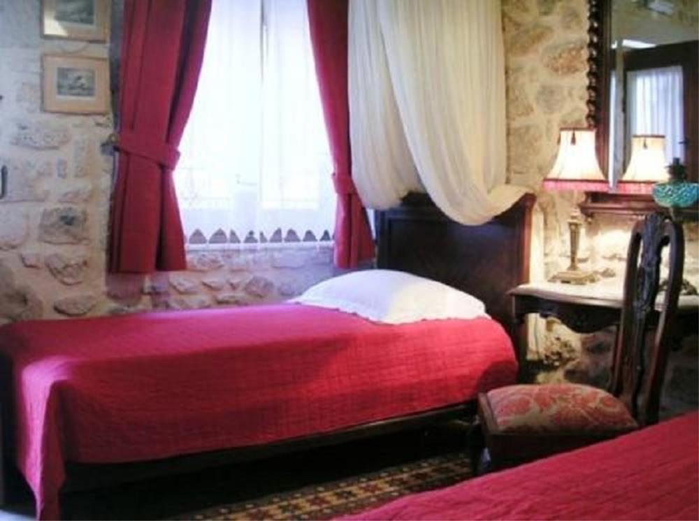 Suite with Hot Tub - Split Level