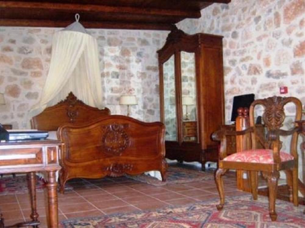 Suite with Hot Tub - Split Level