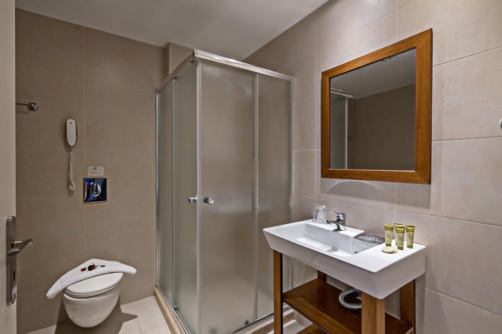 bathroom - junior suite