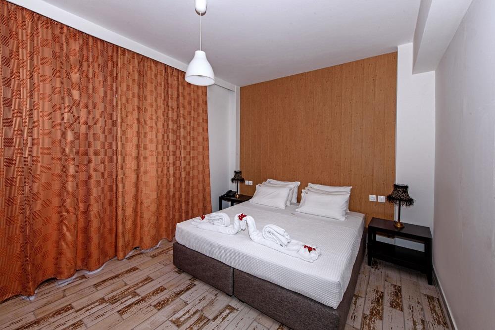 suite with private pool