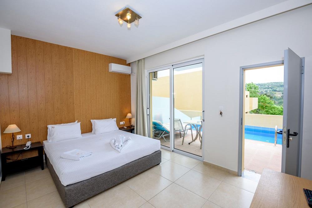 suite with private pool