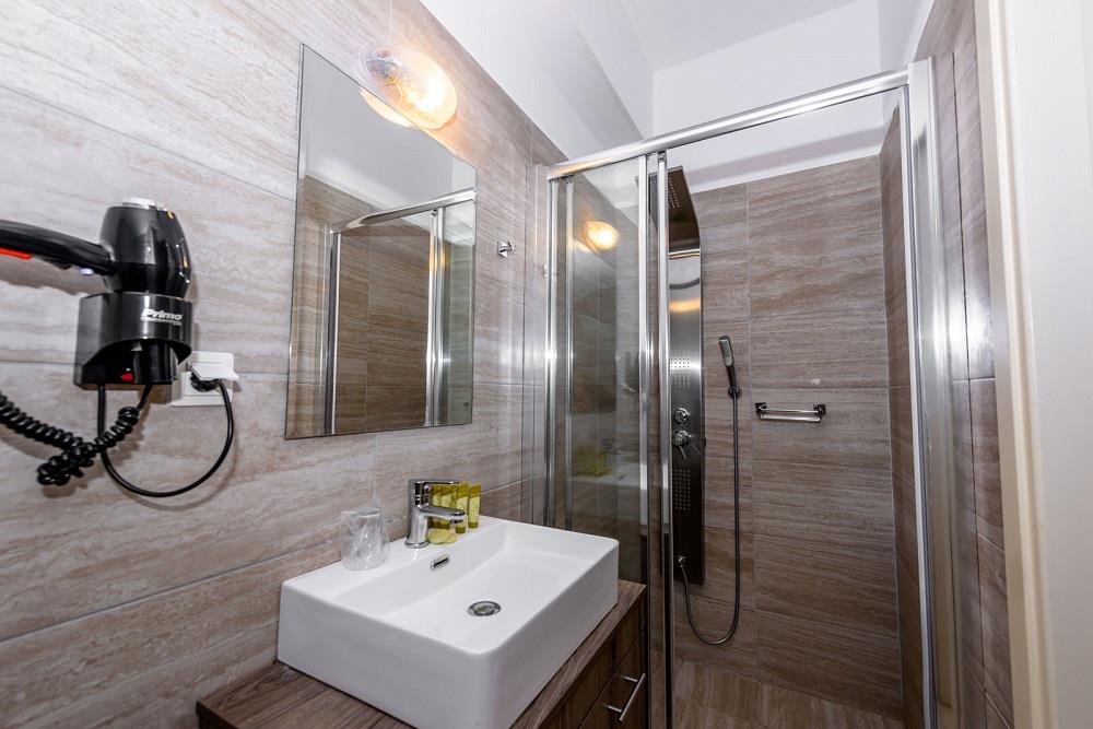 suite with private pool