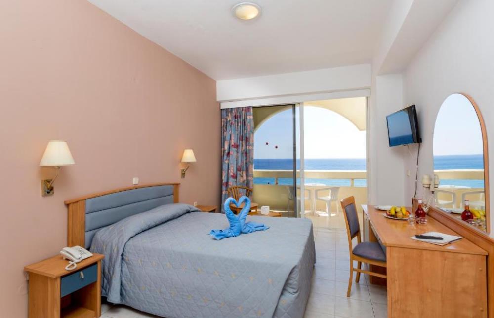Double or Twin Room with Sea View