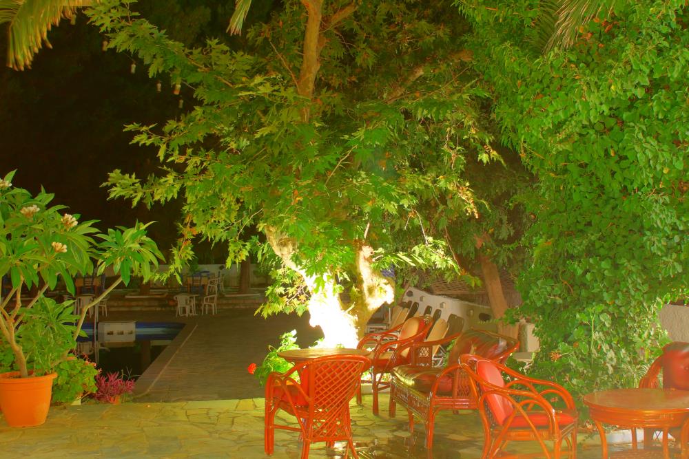 2012-07-12 22-56-40 - IMG_0653And2More_tonemapped