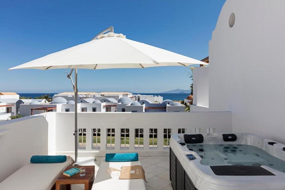 family bungalow gardenview with outdoor jacuzzi2