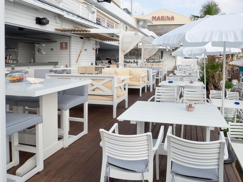 beach bar