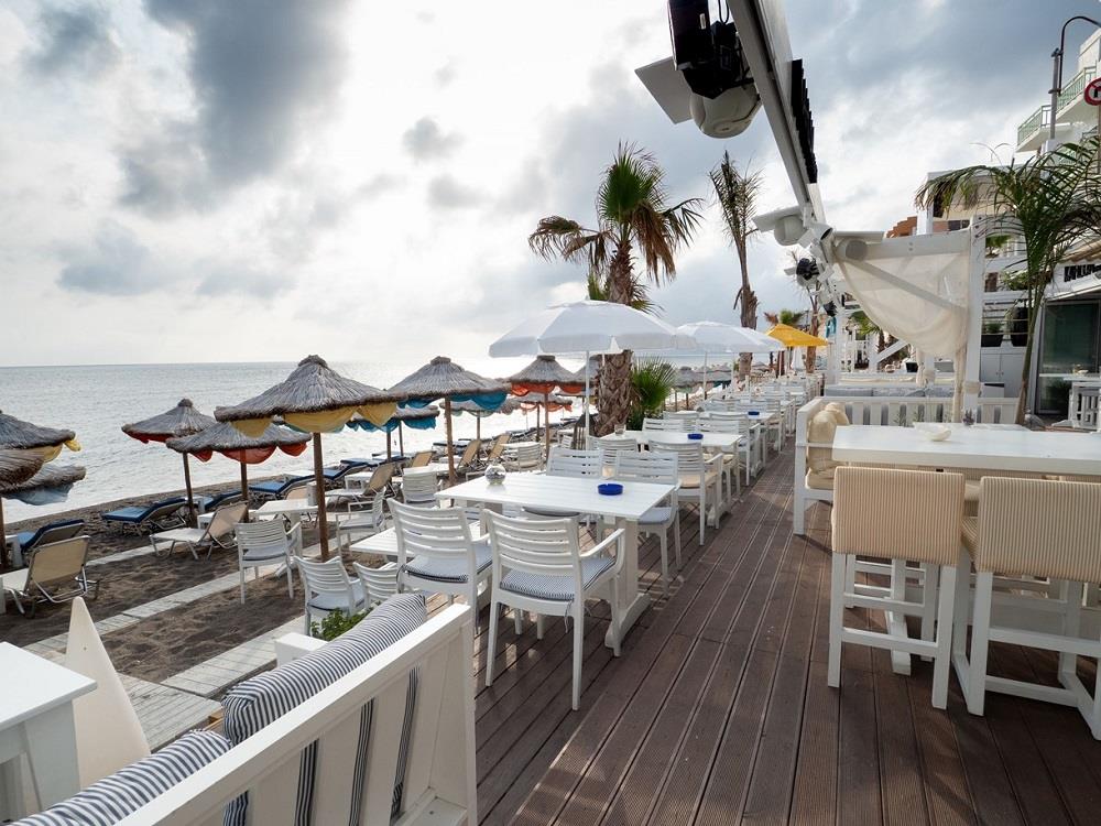 beach bar