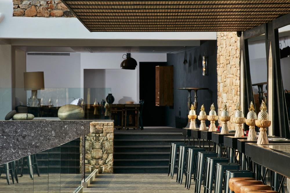 bar