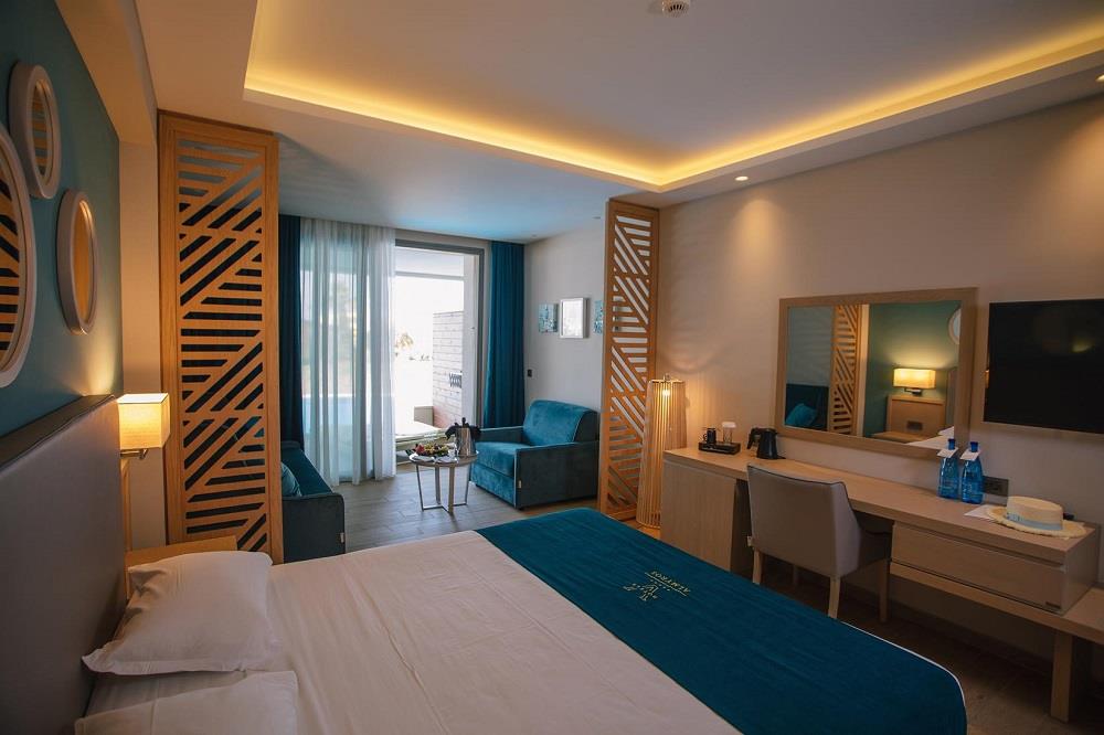 junior suite swim up