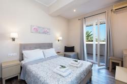 Anita-Hotel-Triple-Room4