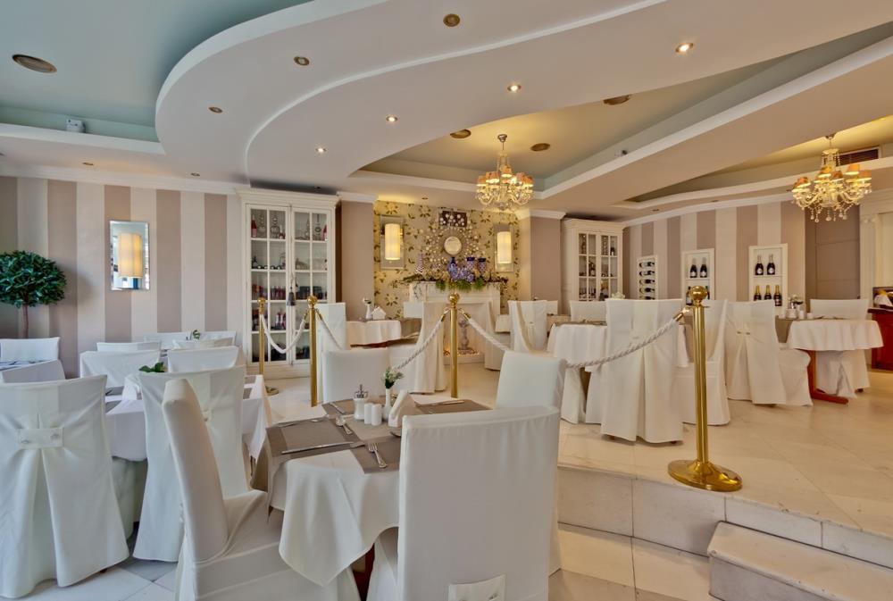 secret_paradise_dining_1