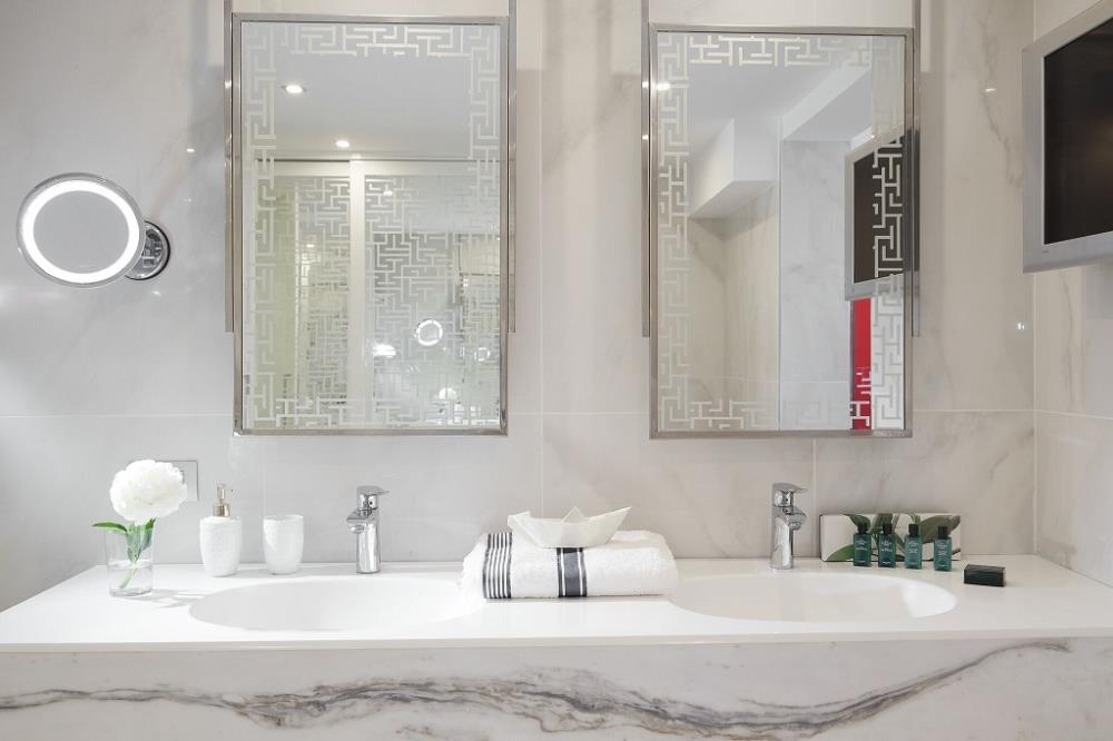 EXCLUSIVE FAMILY SUITE (8)