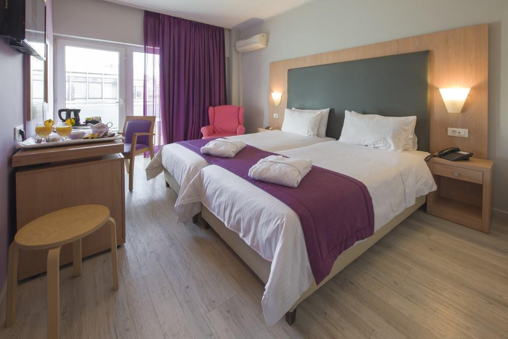 Superior_Double_Or_Twin_Room_4554