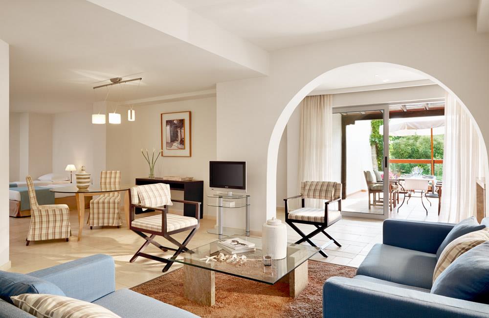 grand suite with private pool